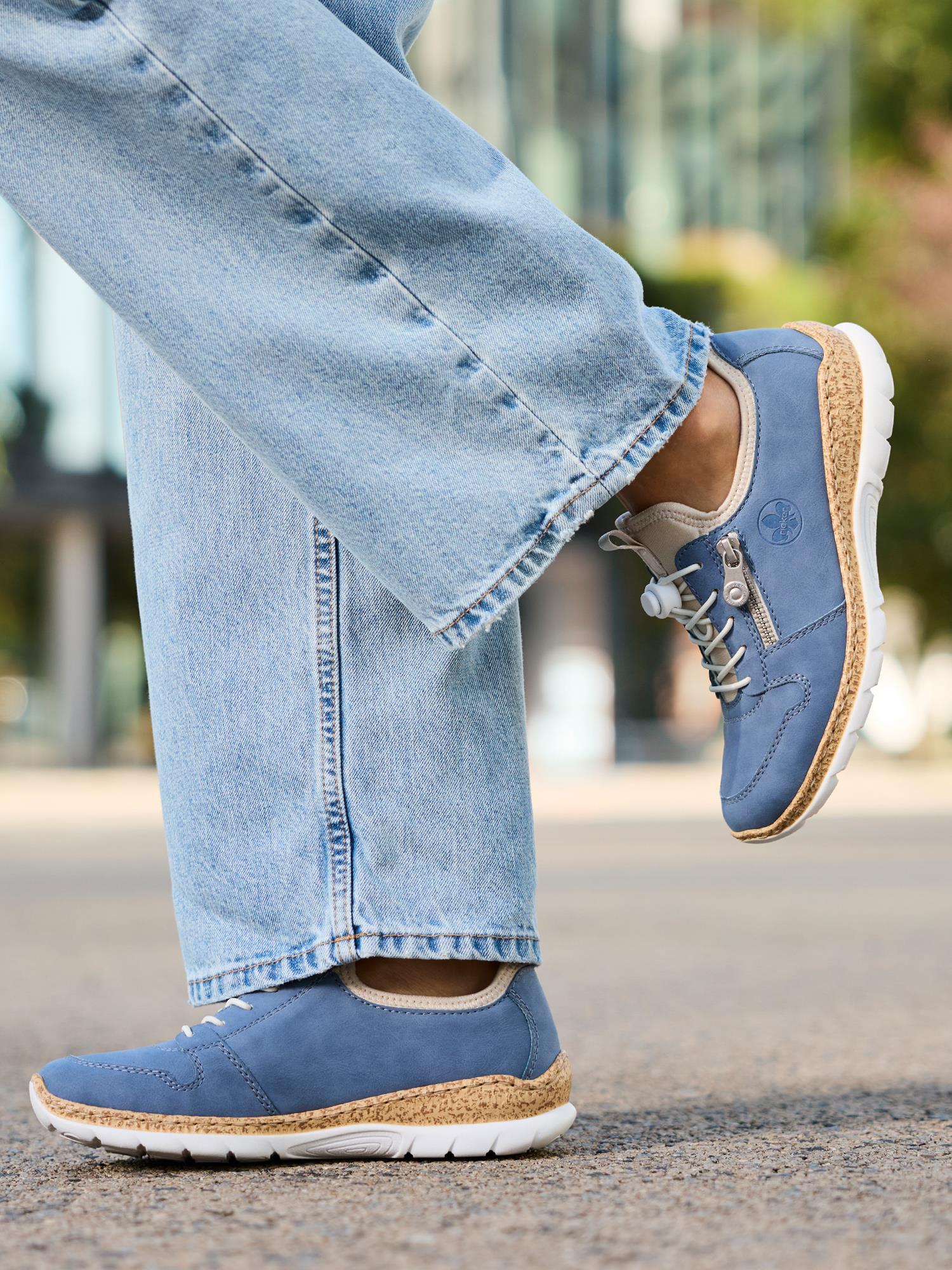 04263 Indigo Cork Sneaker