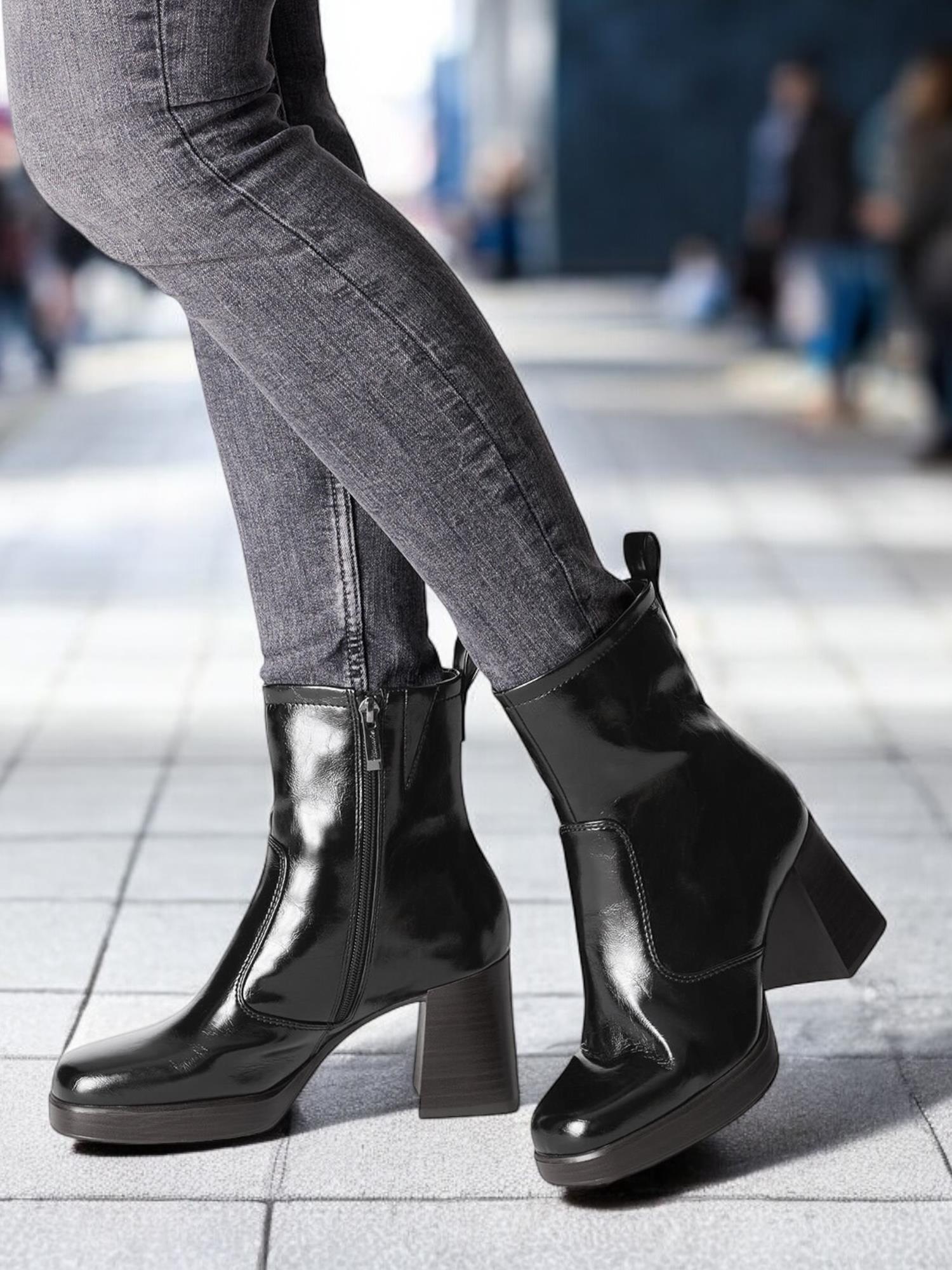 05712 Block bootie vegan