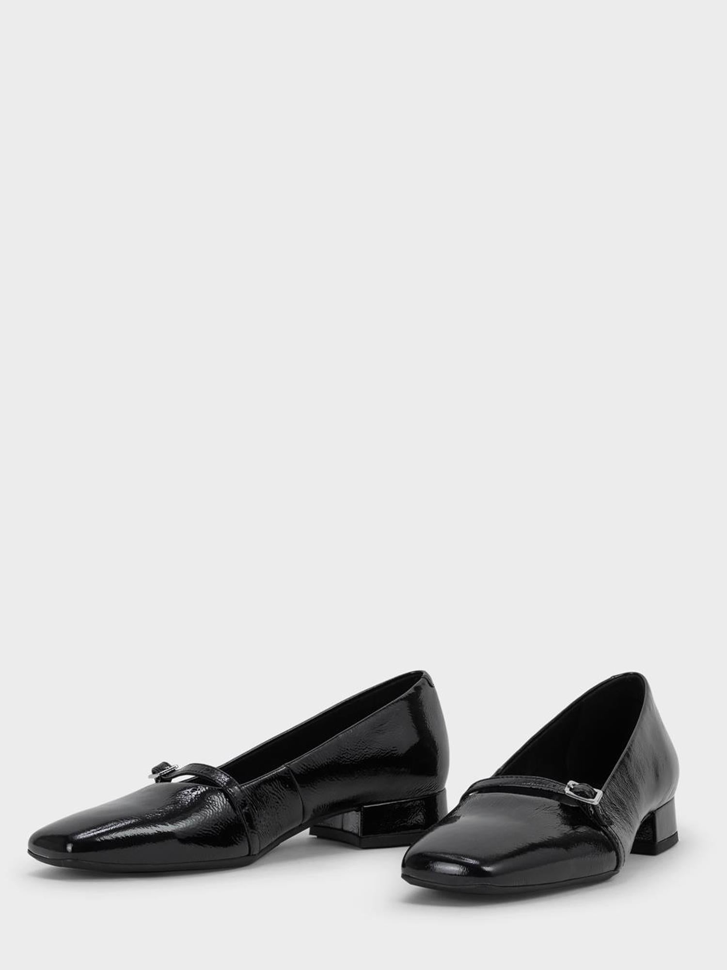 05799 Debbi Mary Jane pumps