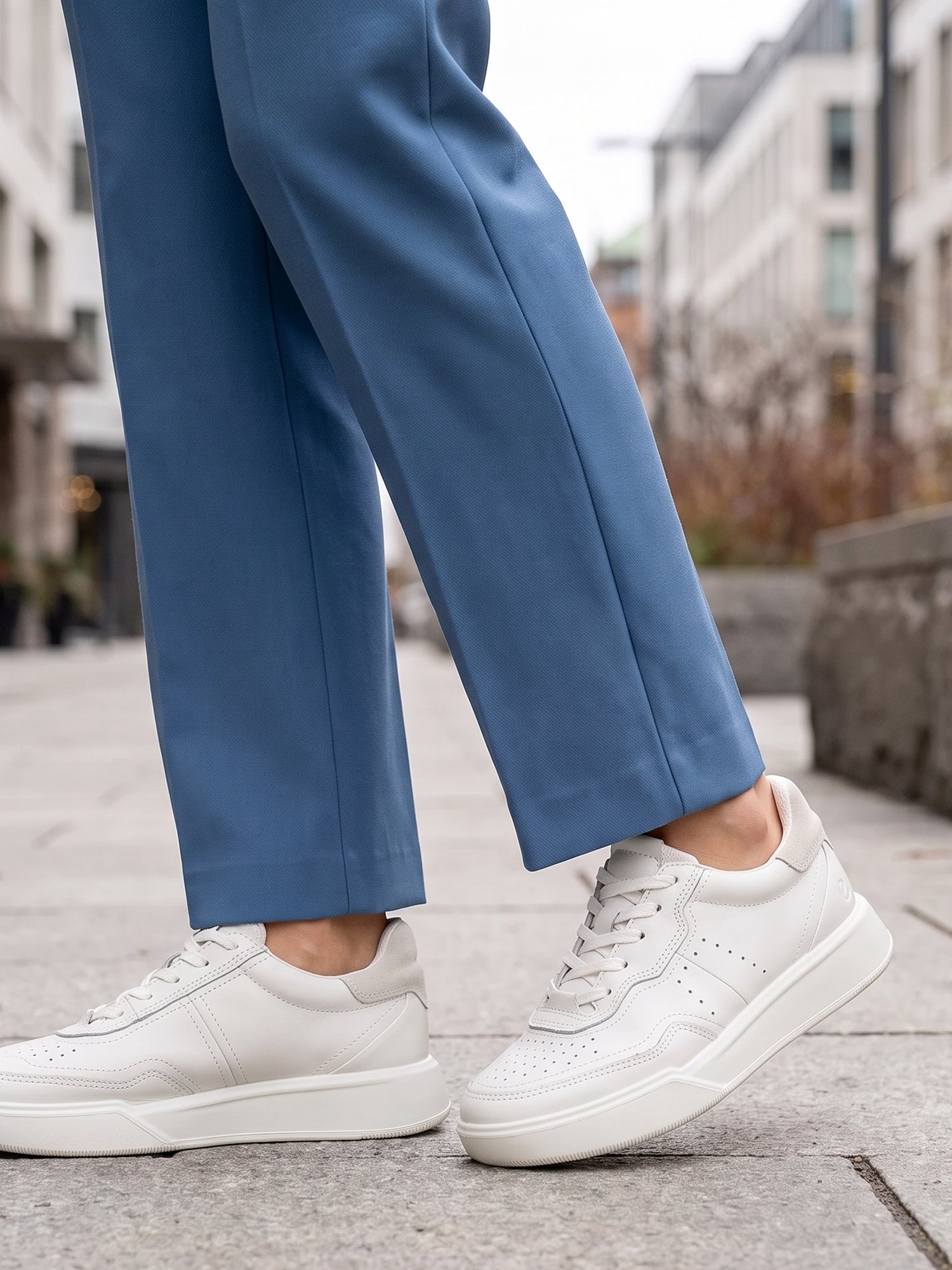 02488 Street Court W Sneaker
