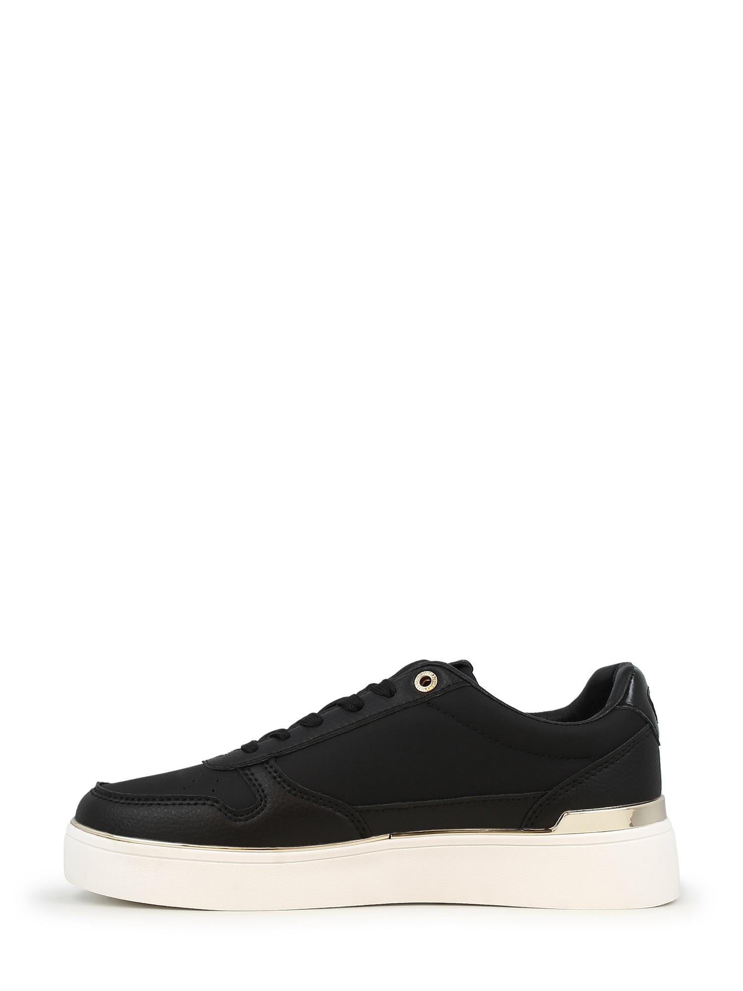 01753 Black Court Flat