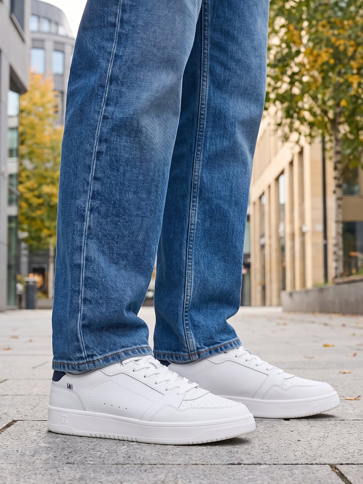03320 Sportivo Leather Sneaker