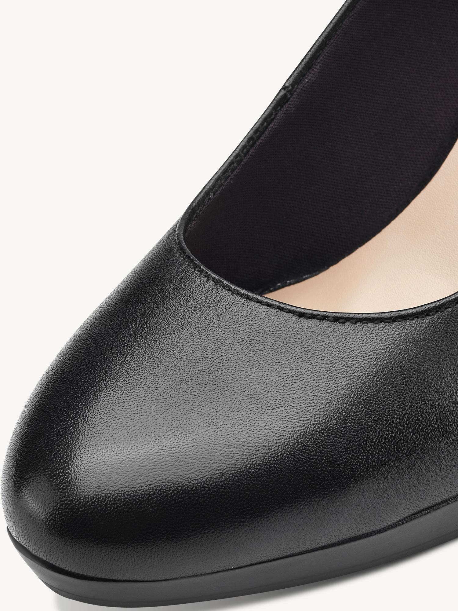 05412 Black Leather Pumps