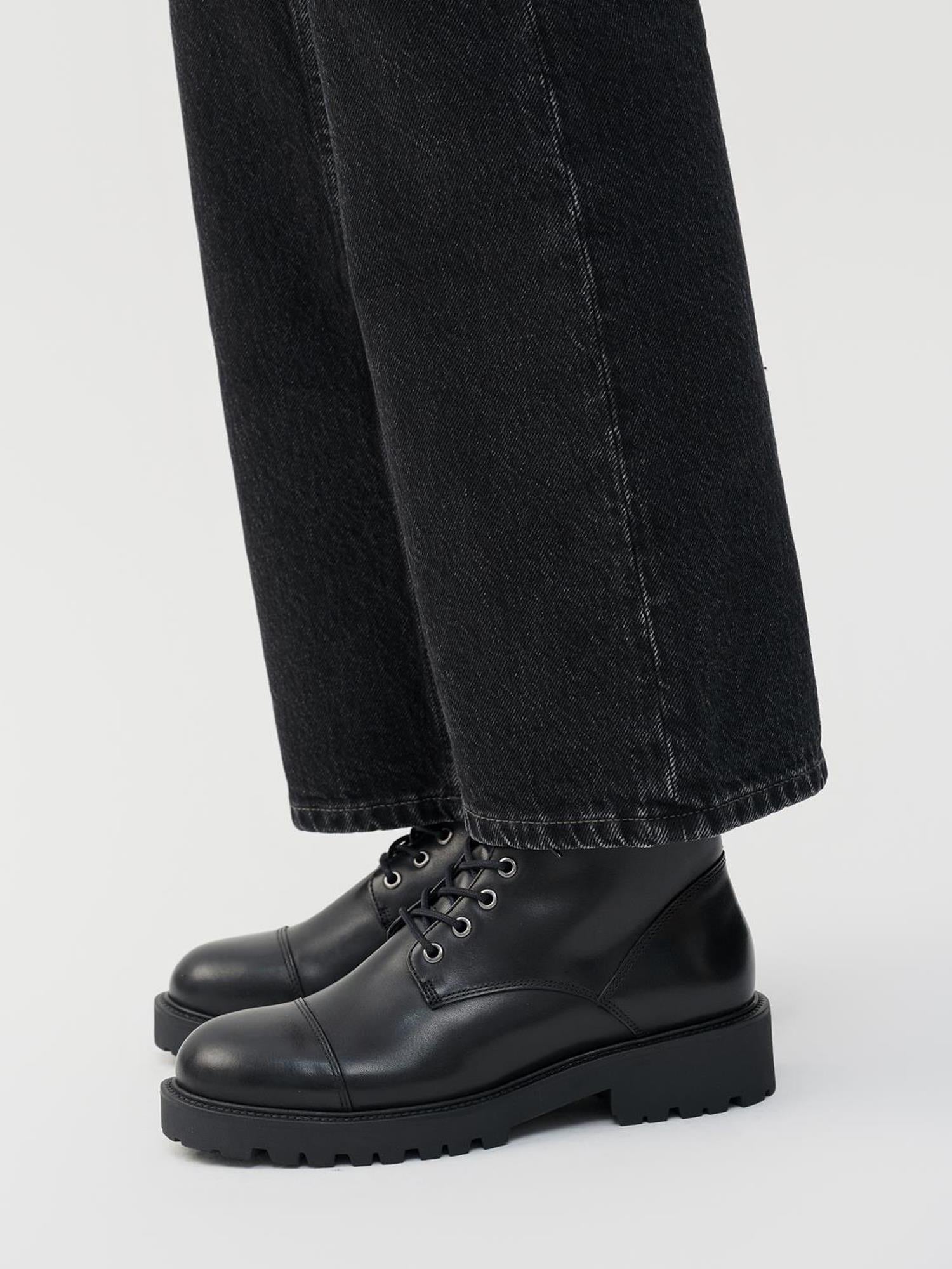 04743 Kenova Warm Leather Boot