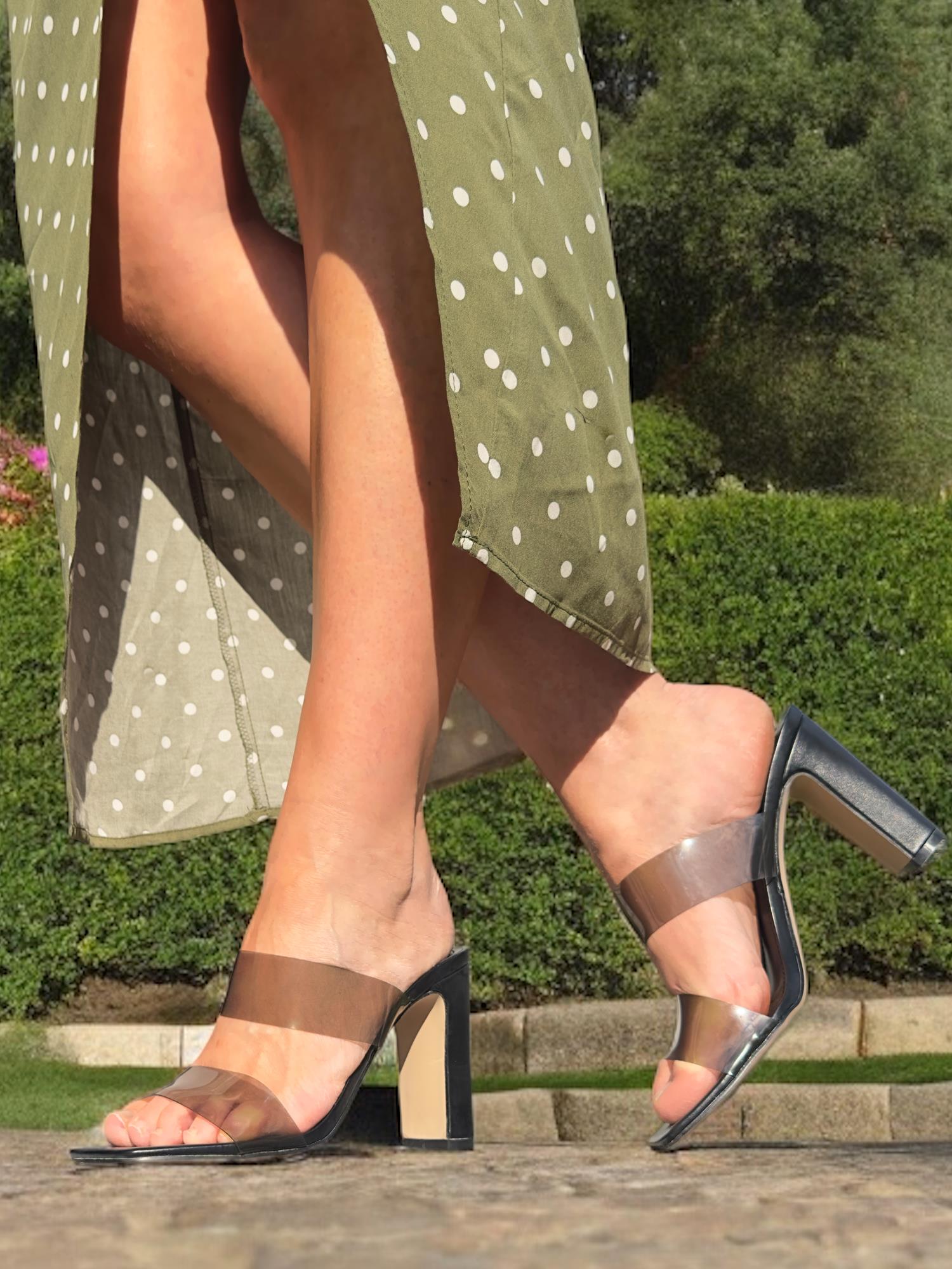 08181 Transparent Sandal