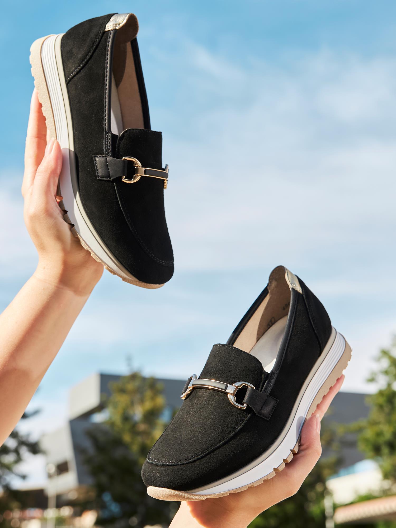 02959 Soft Elegance Leather Black