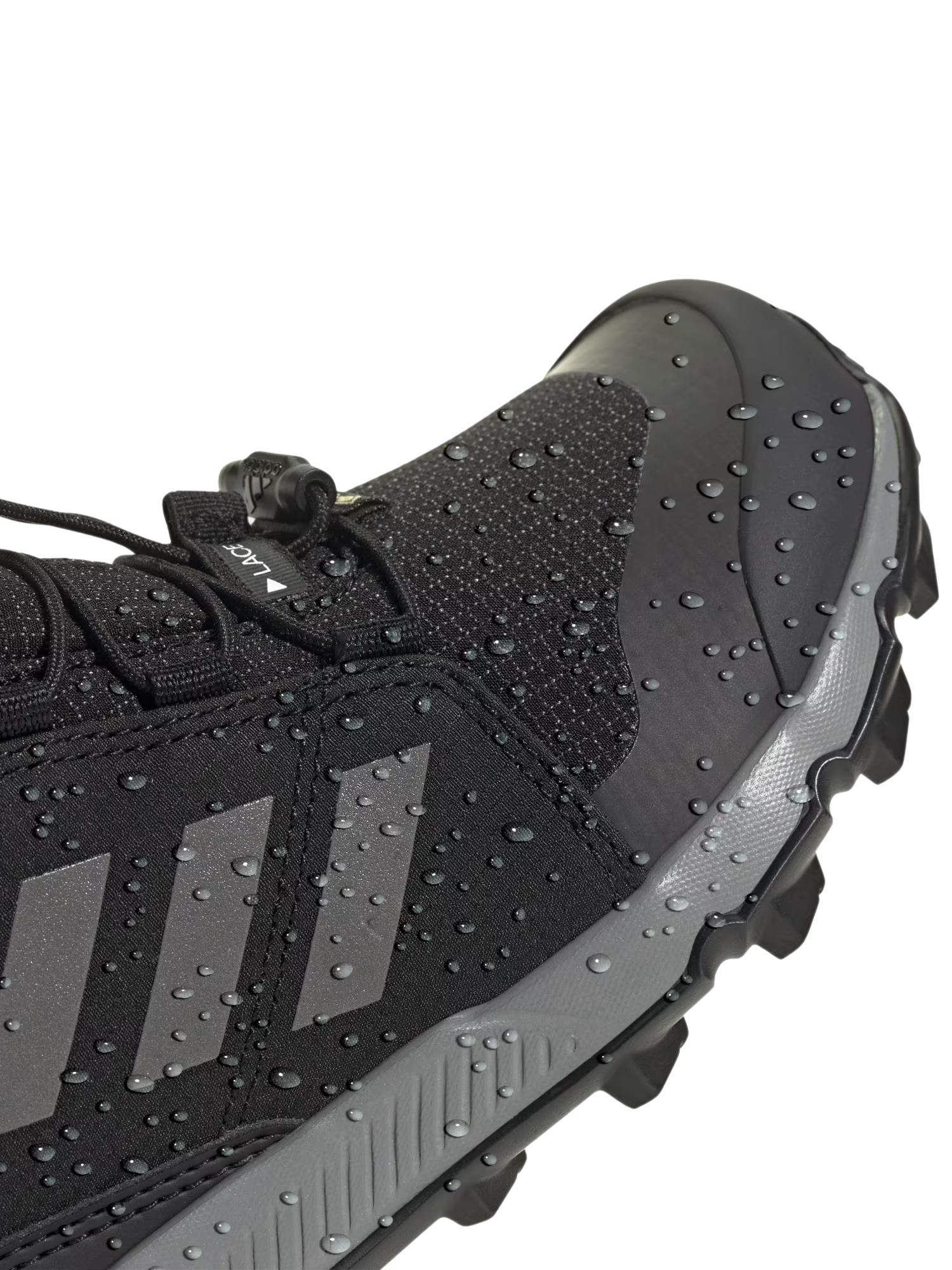 05210 Terrex Mid Gore-Tex Hiking Shoes