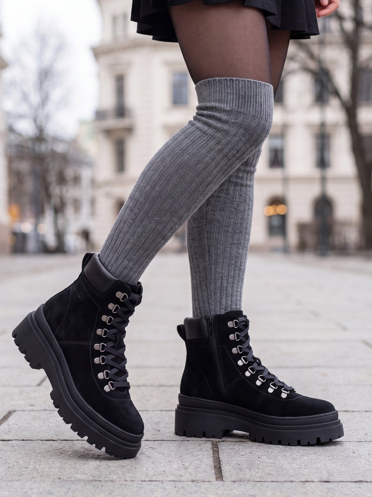 06194 Arezzo Suede Boots Black