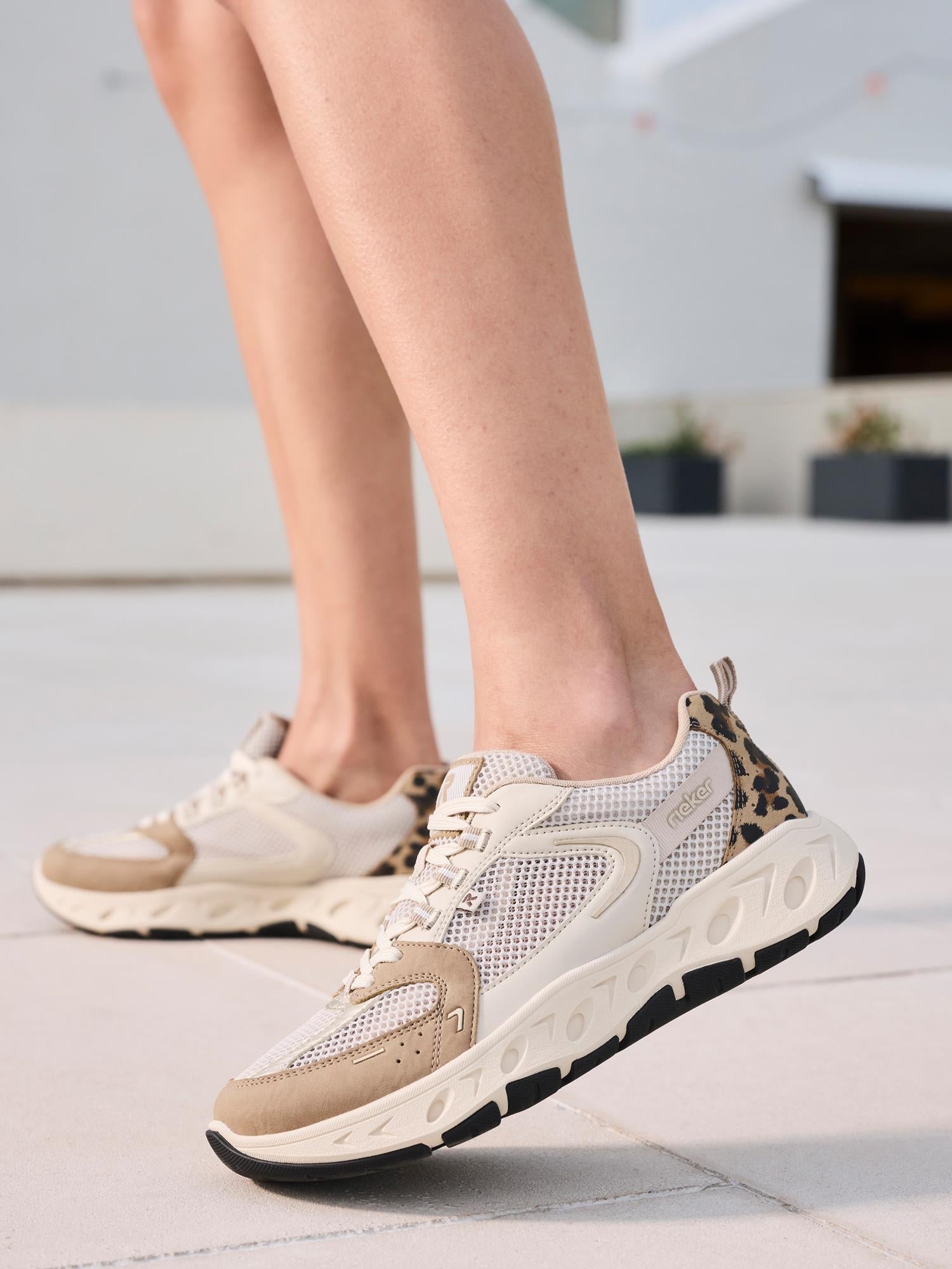 04256 Savina Sneaker