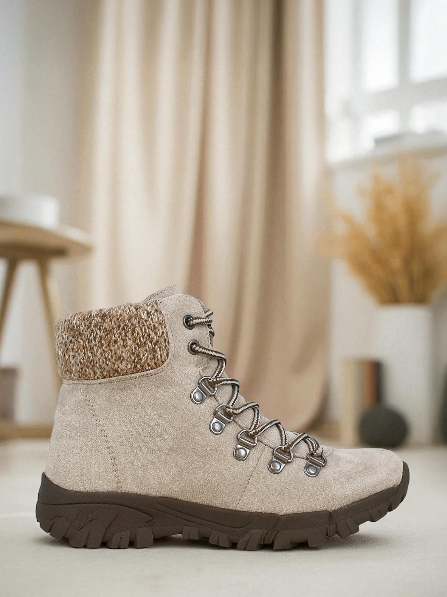 03975 Beige Winter Boots