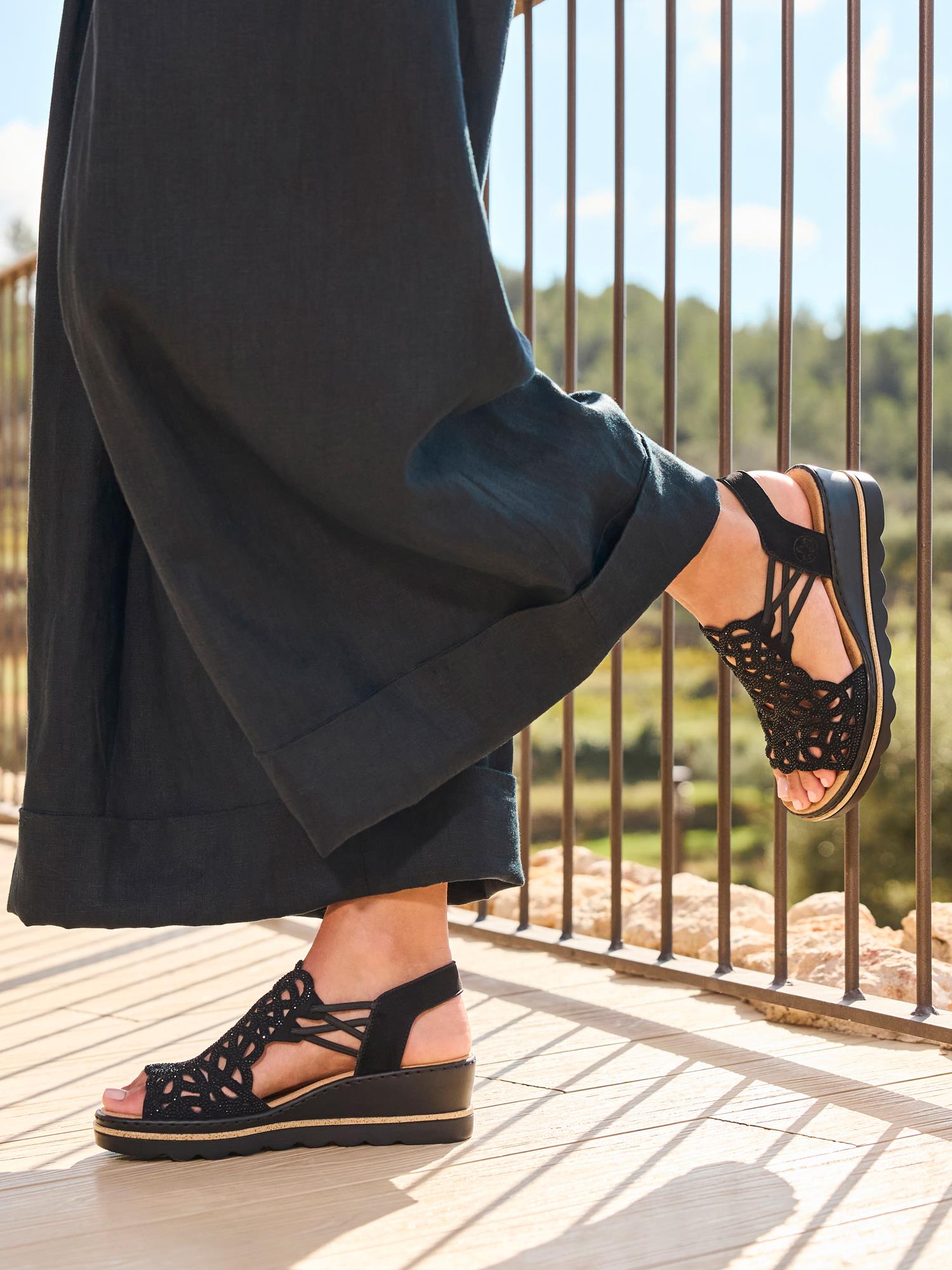 03003 Sorella Sandal