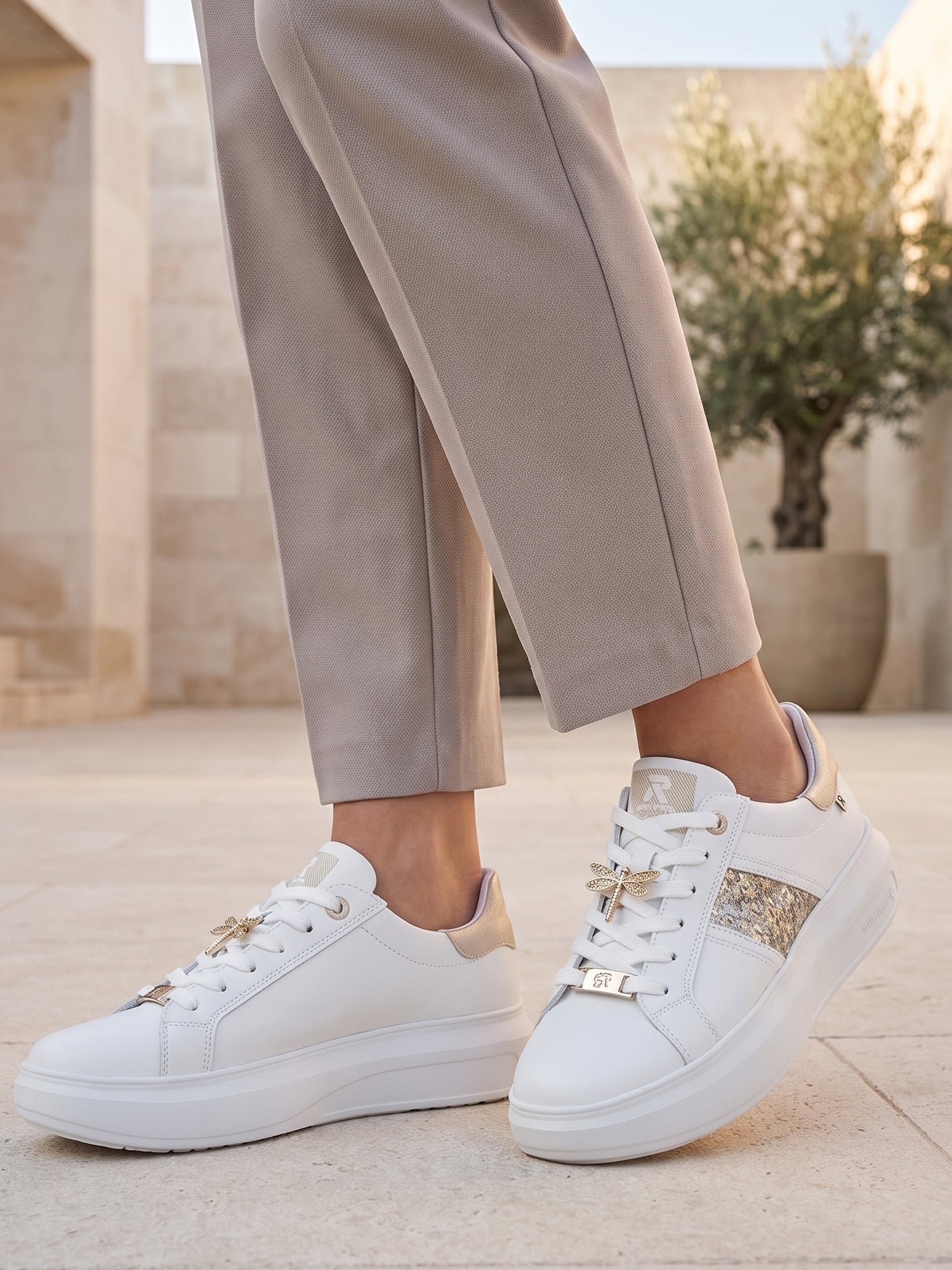 07609 Dragonfly Leather Sneaker