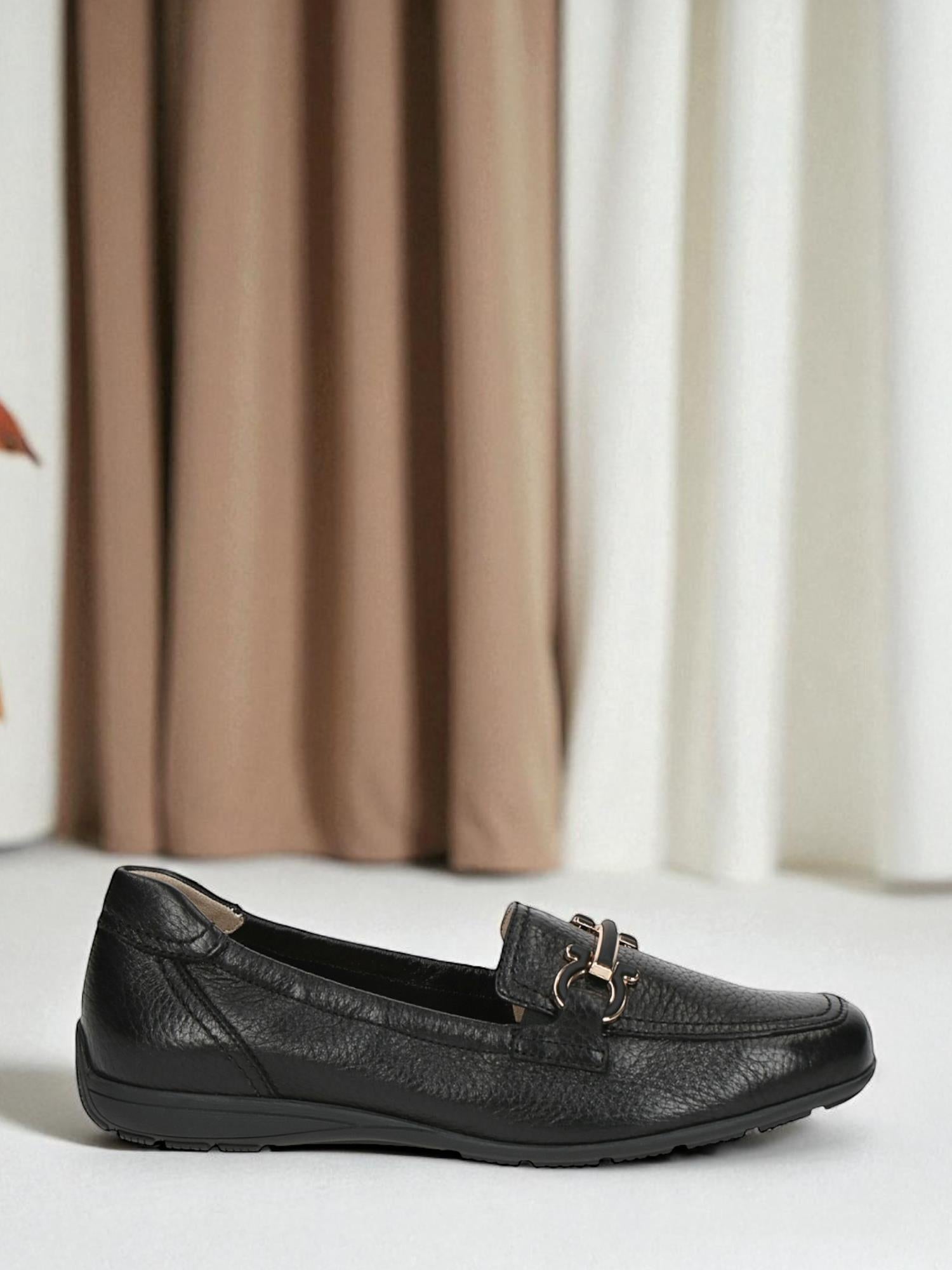 07201 Black Deer Leather Loafer