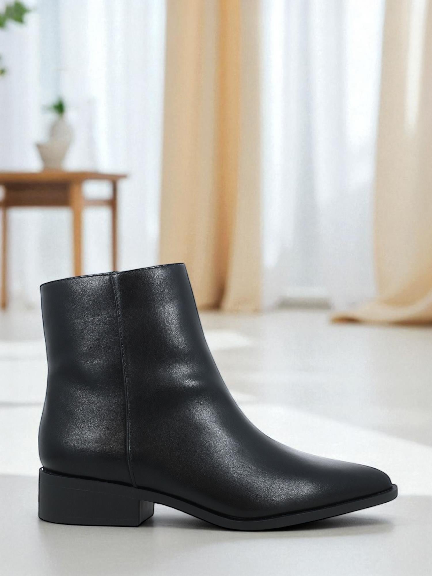 03982 Nova Black Boots