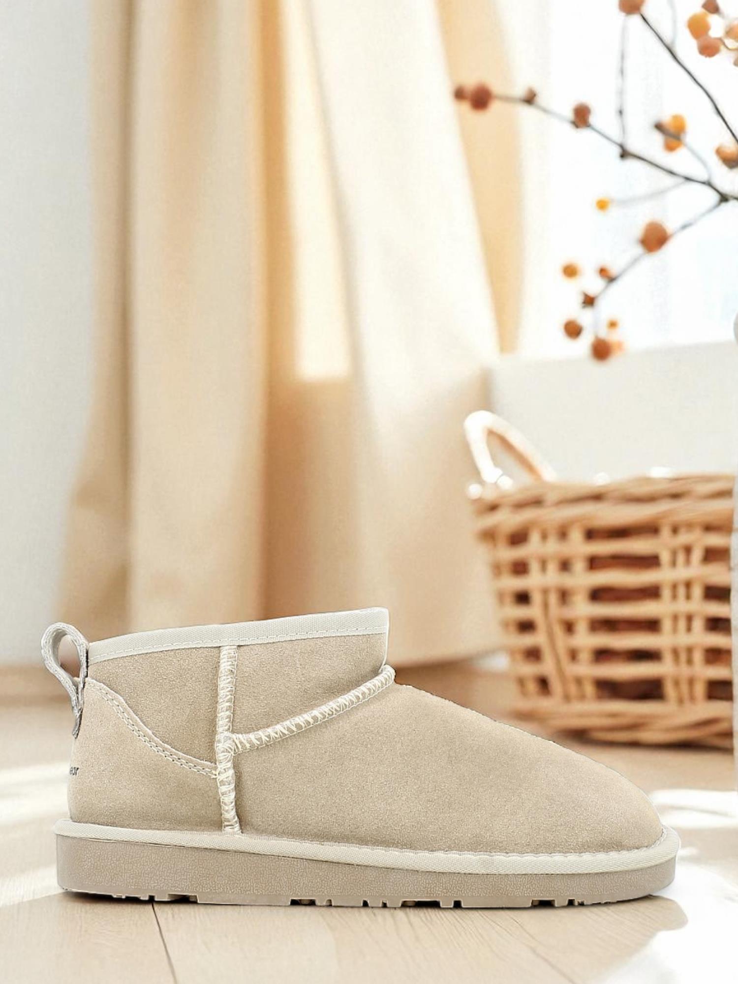 05418 Beige low wool suede water resistant