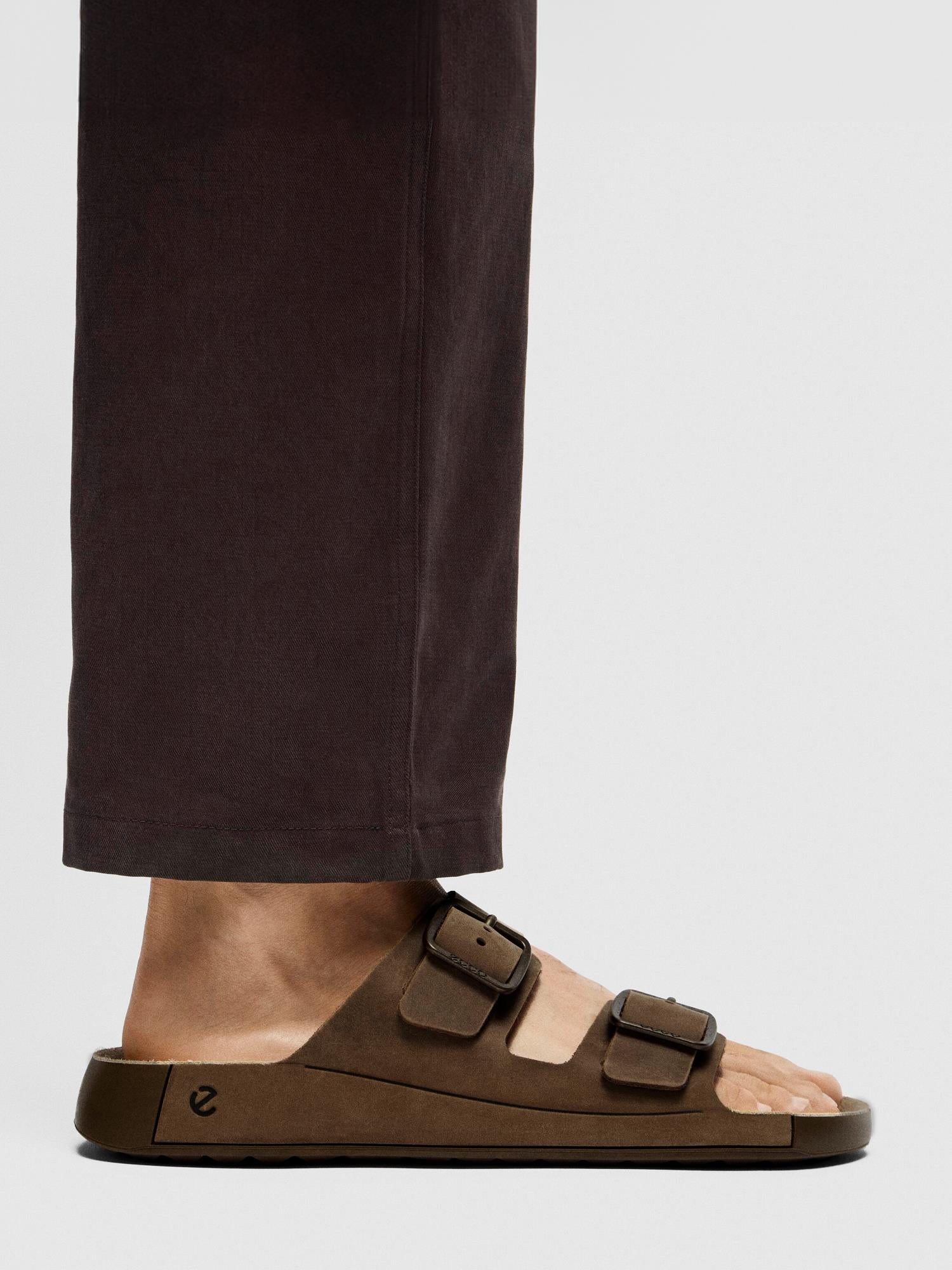 02393 Cozmo Herre Sandal Nubuk