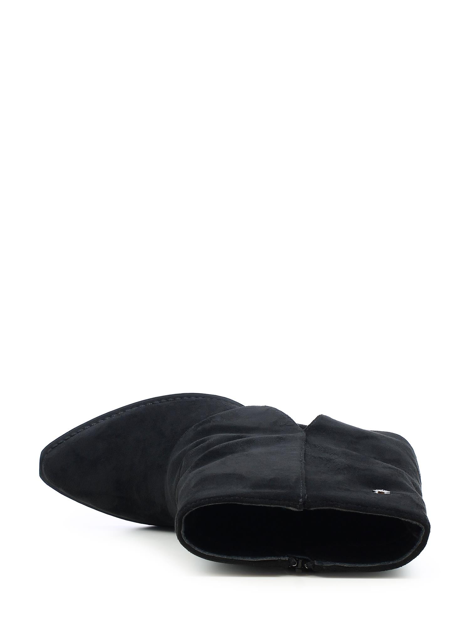 01543 Rosolini Boot Black