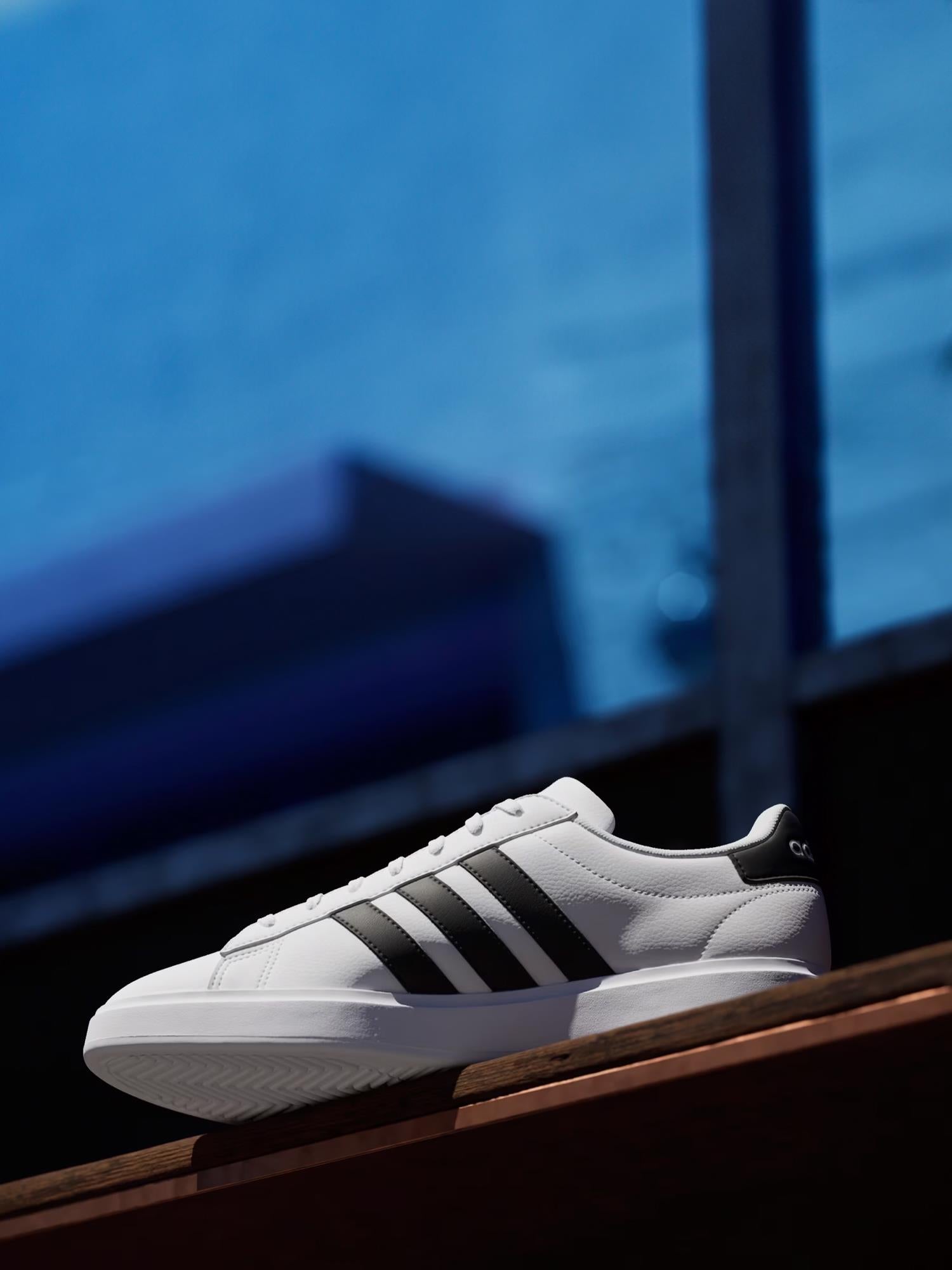 01225 Grand Court 2.0 White