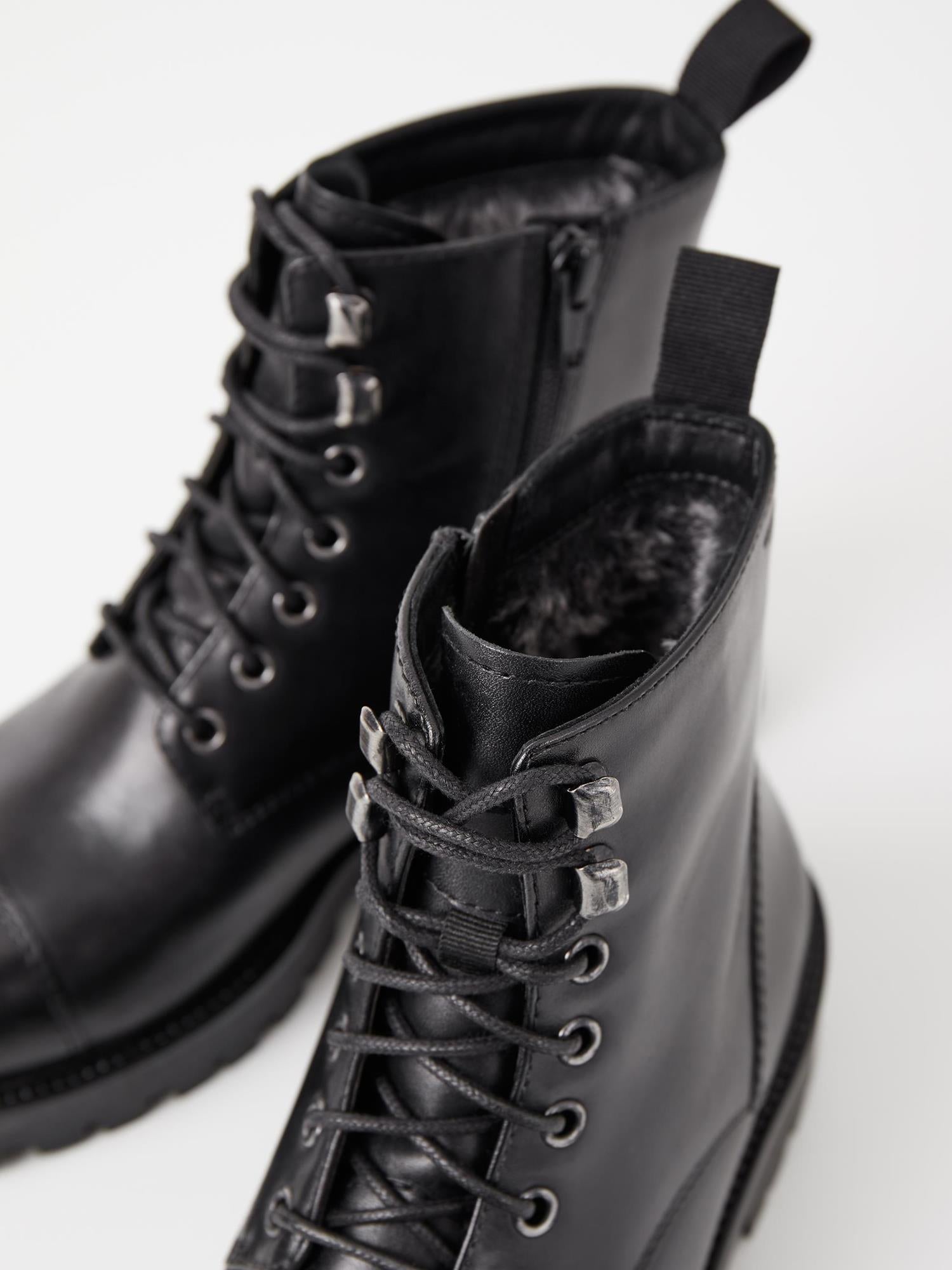 04743 Kenova Warm Leather Boot