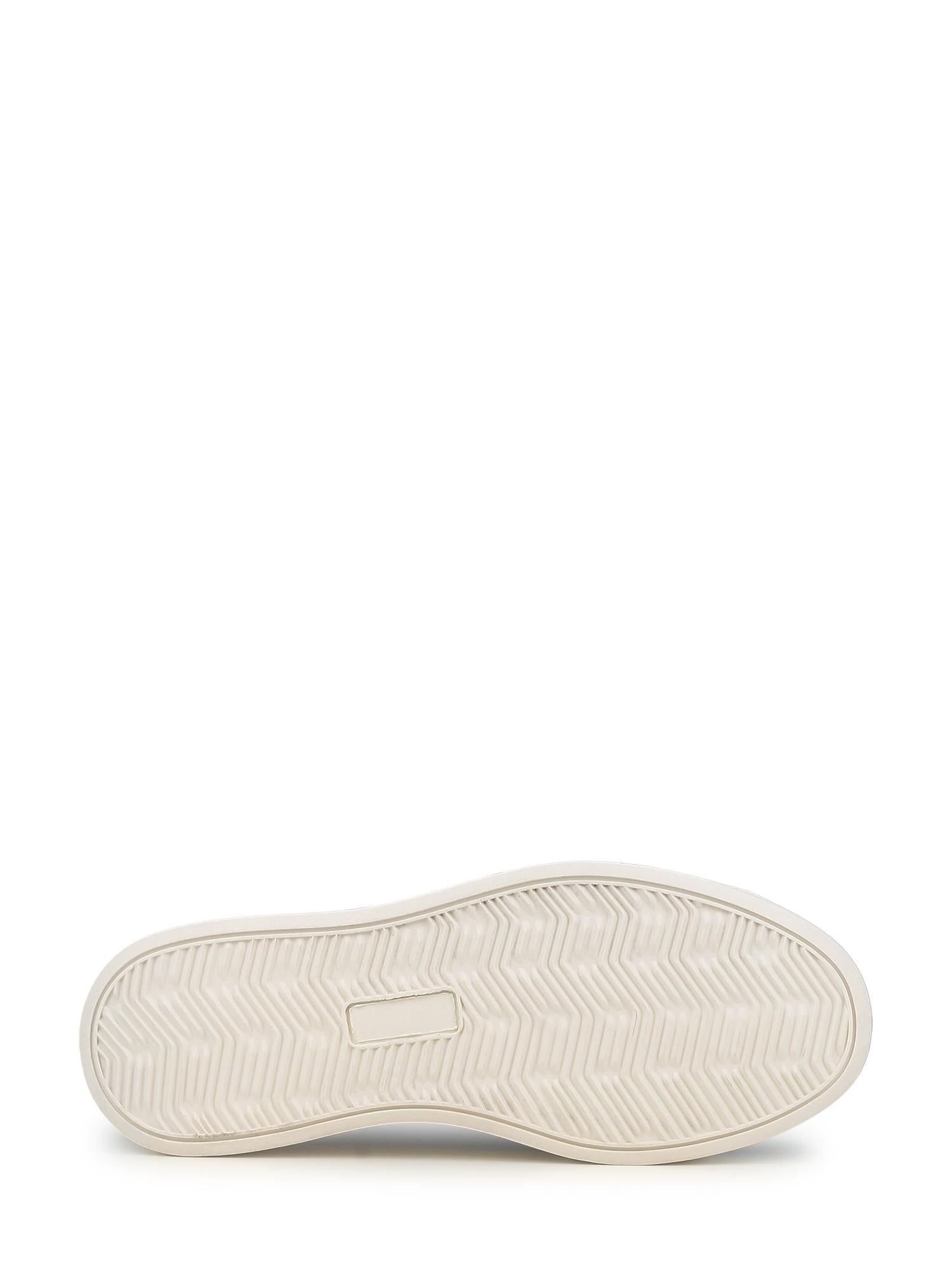 01448  Fluffy Leuca Brown