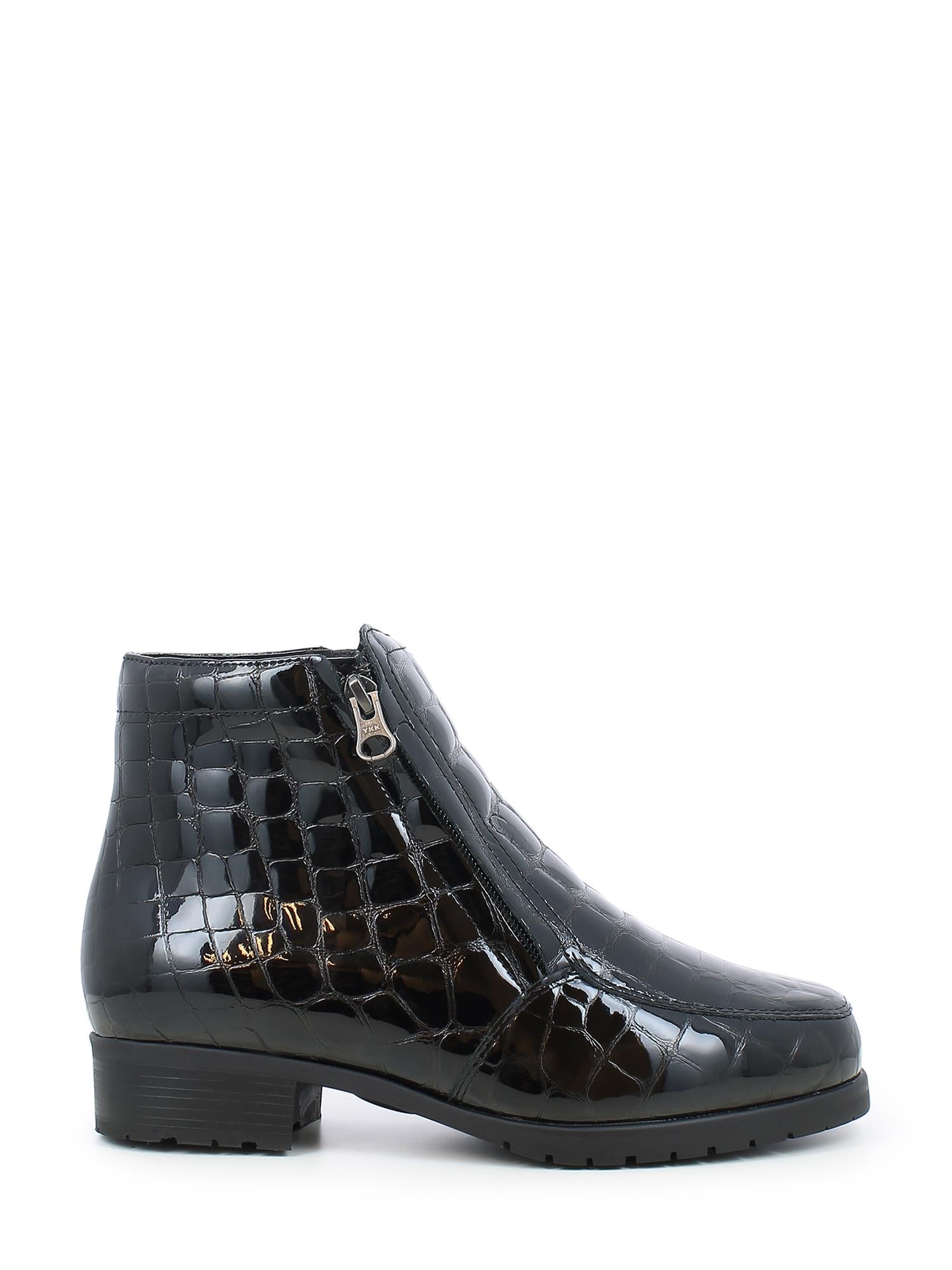 02906 Frida Leather Croc Boot