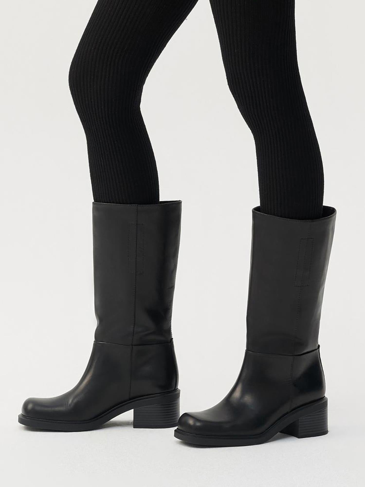 05827 Daniella leather rancher boots