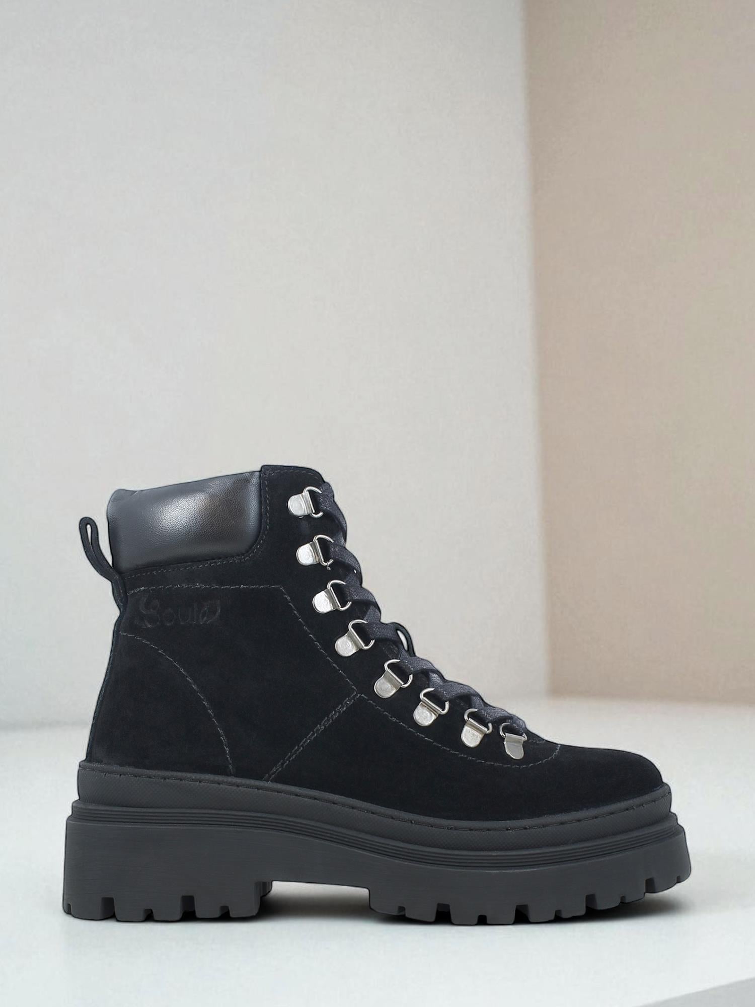 06194 Arezzo Suede Boots Black