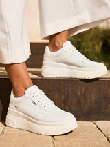 03280 Essential Comfort Sneakers