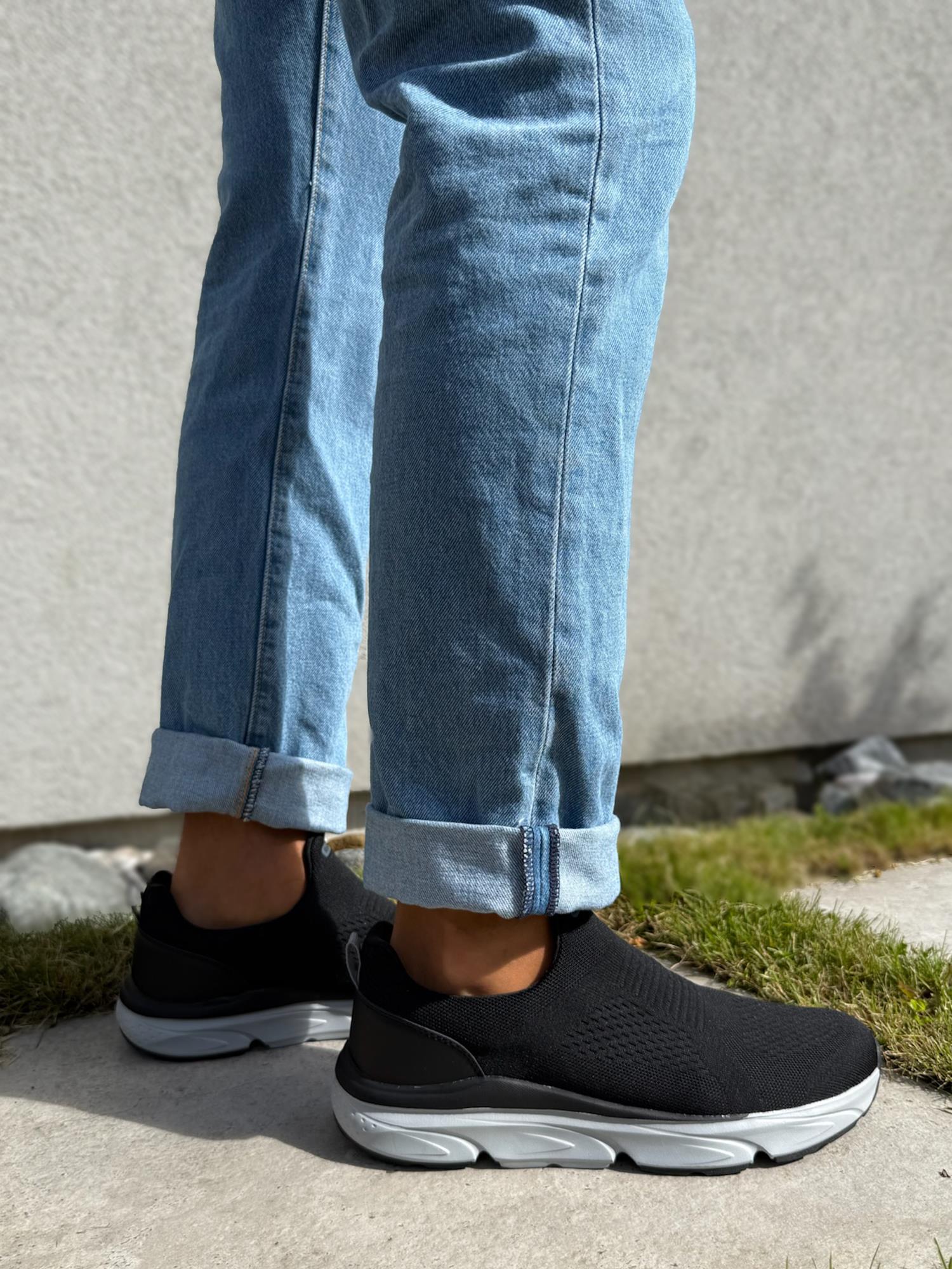 07181 Move Slip-on Sneaker Black