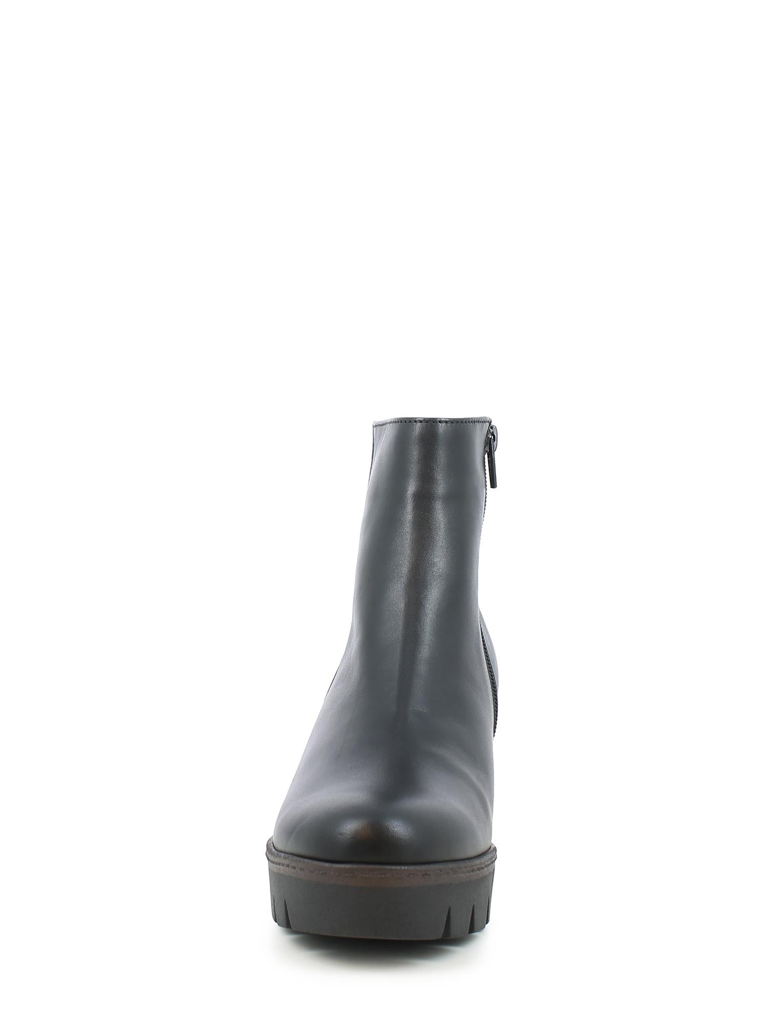 04207 Leather Wedge Booties