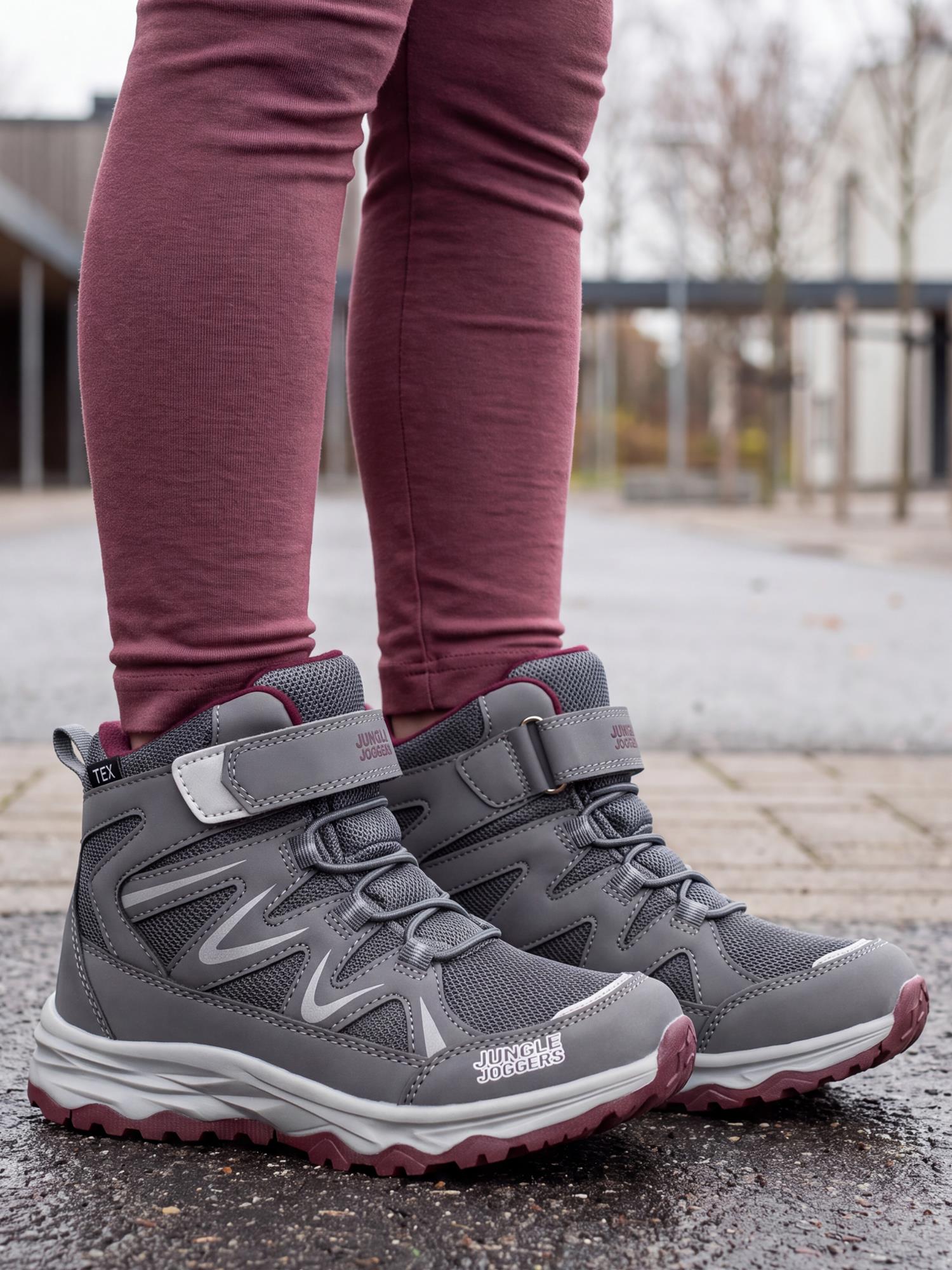 02082 High Track Waterproof