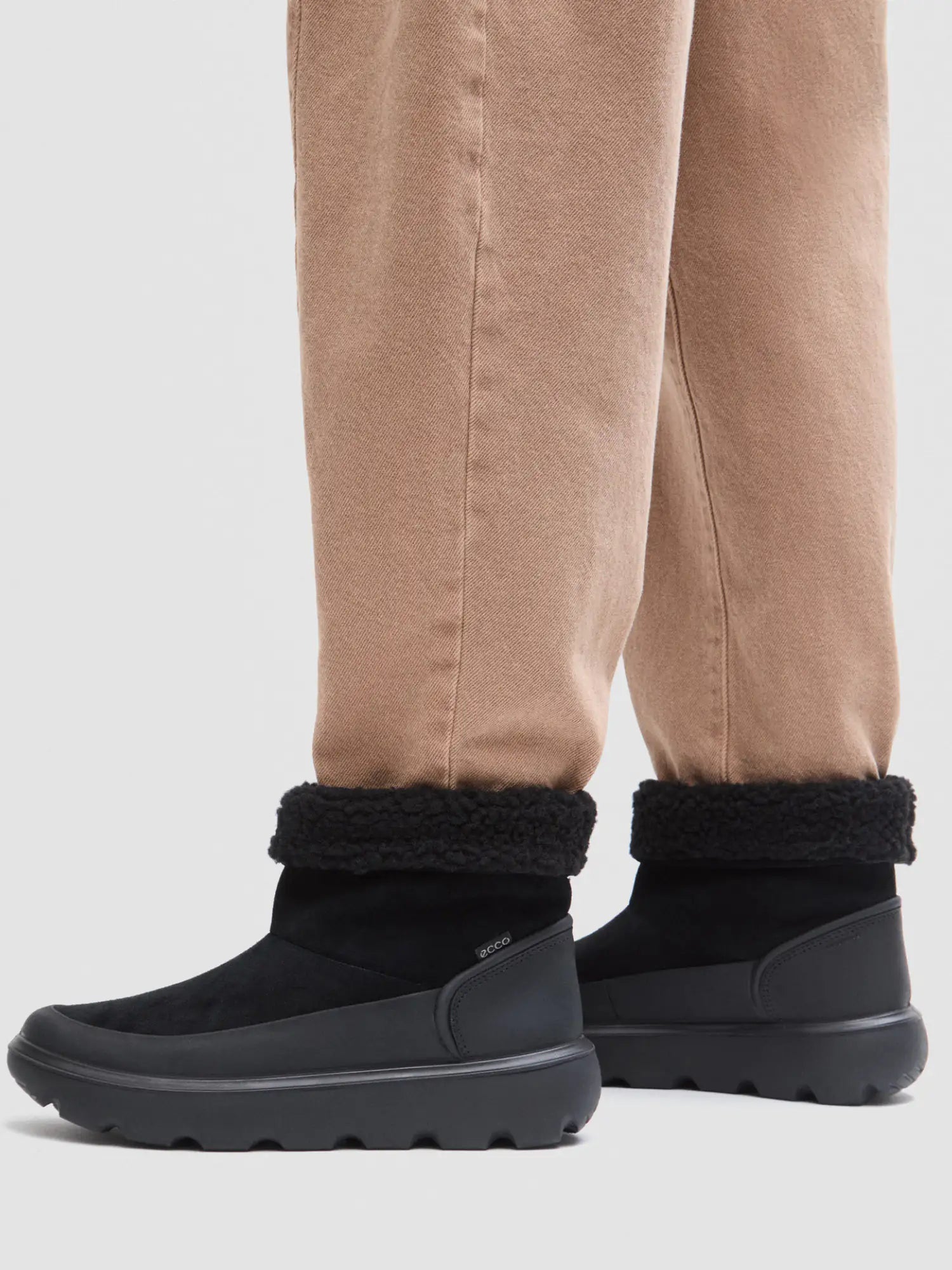 01654 Glacia Waterproof Suede Winter Boot